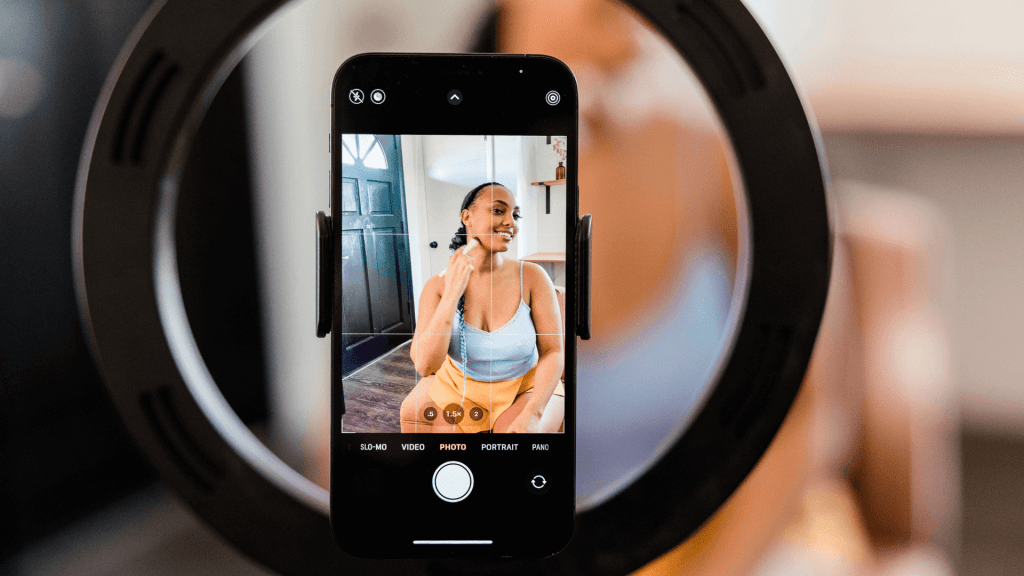 Read more about the article 10 Tips for Influencers: Shooting Engaging Content with Your Smartphone